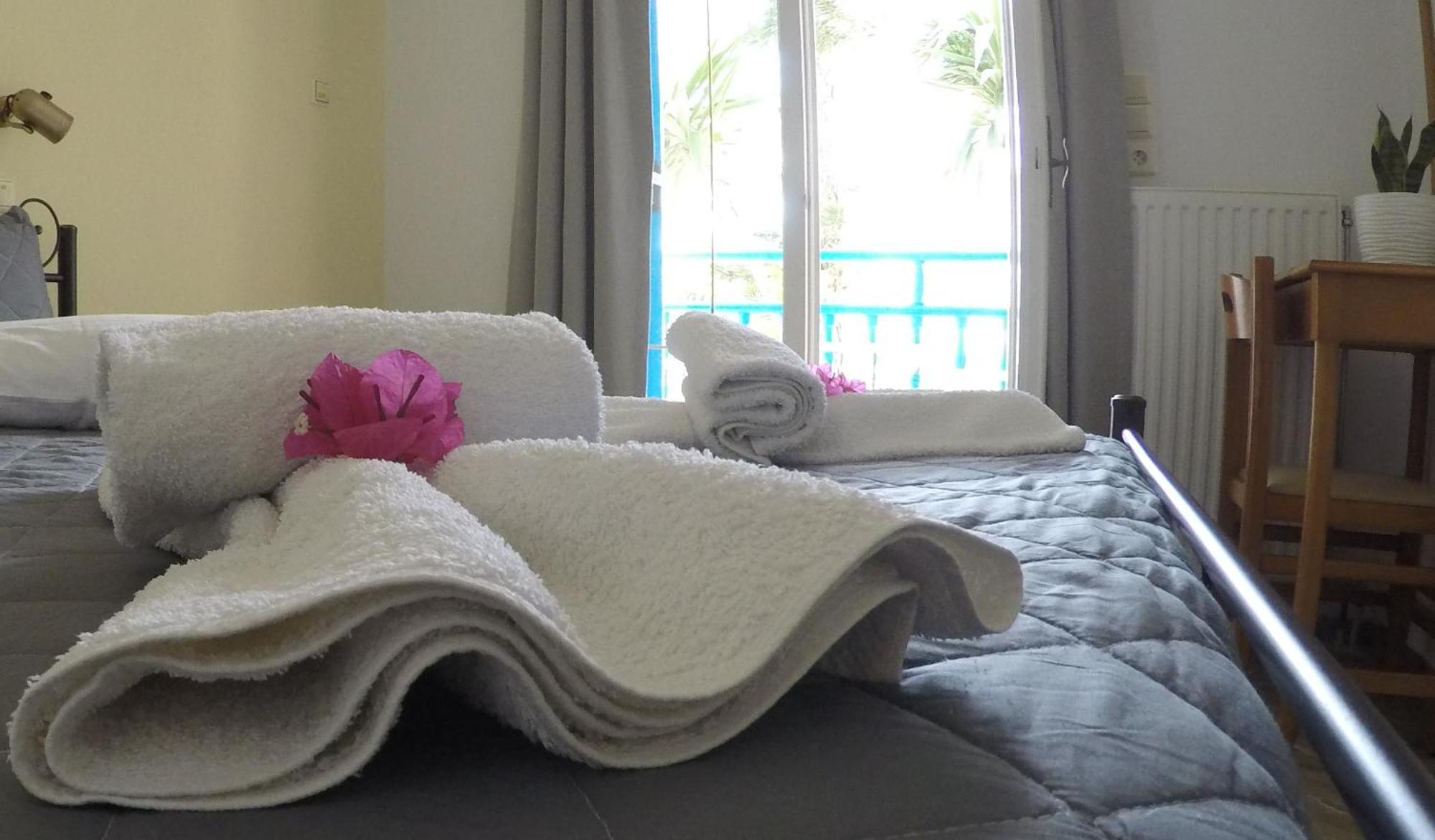 Hotel Zeus Kamari  Bilik gambar