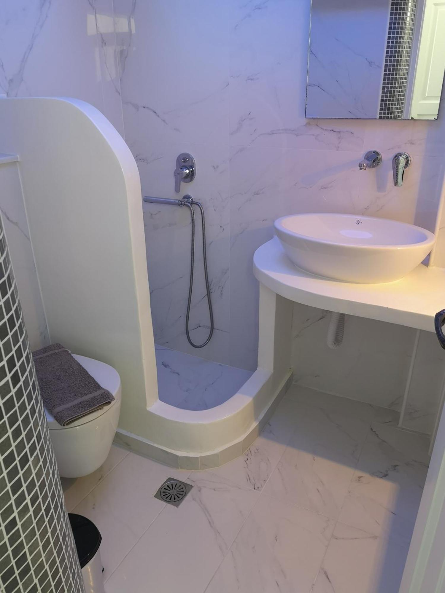 Hotel Zeus Kamari  Bilik gambar